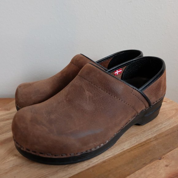 Sanita Textured Oil Brown Leather Clogs - Picture 1 of 7